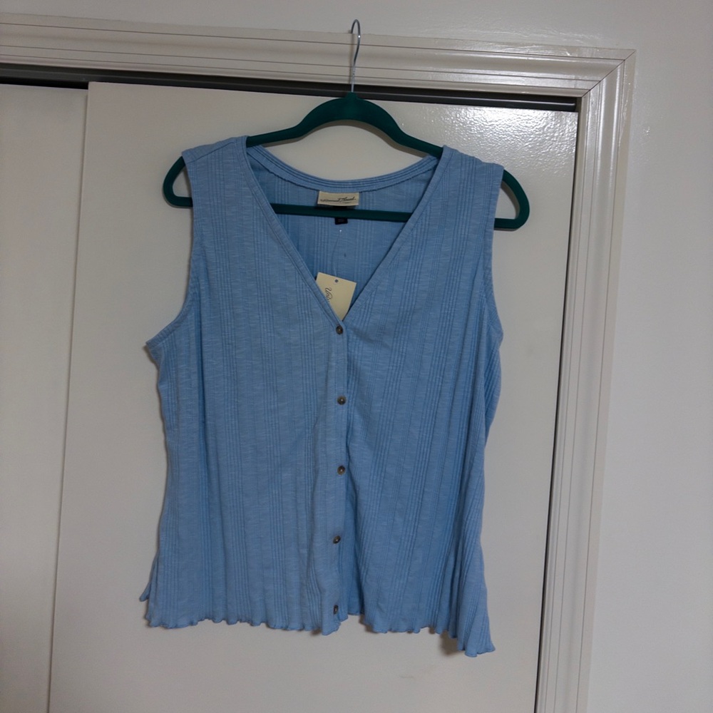 Universal Thread Light Blue Sleeveless Vneck Button-Down Shirt - NWT